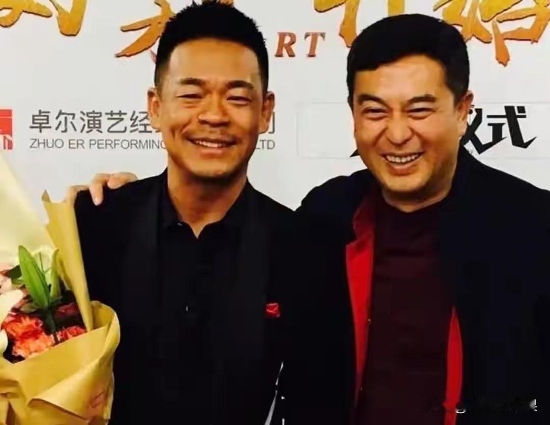 张嘉译说：“我现在拍戏有个铁律，就是片酬可以谈，但是务必要给孙浩和姬他留个角色。