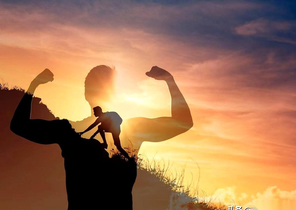 一个交易员，从稳定亏钱到开始赚钱，据说要“死”三次。第一次，你恨市场。键盘敲得