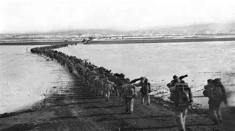 当年朝鲜战争停战在即，毛主席为何紧急下令，让24万志愿军在前线完成战役集结，