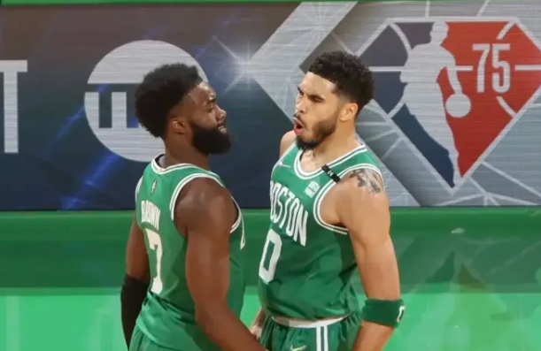 凯尔特人球员杰森-塔图姆在一档节目中谈到了队友杰伦-布朗。在谈到杰伦-布朗赢得