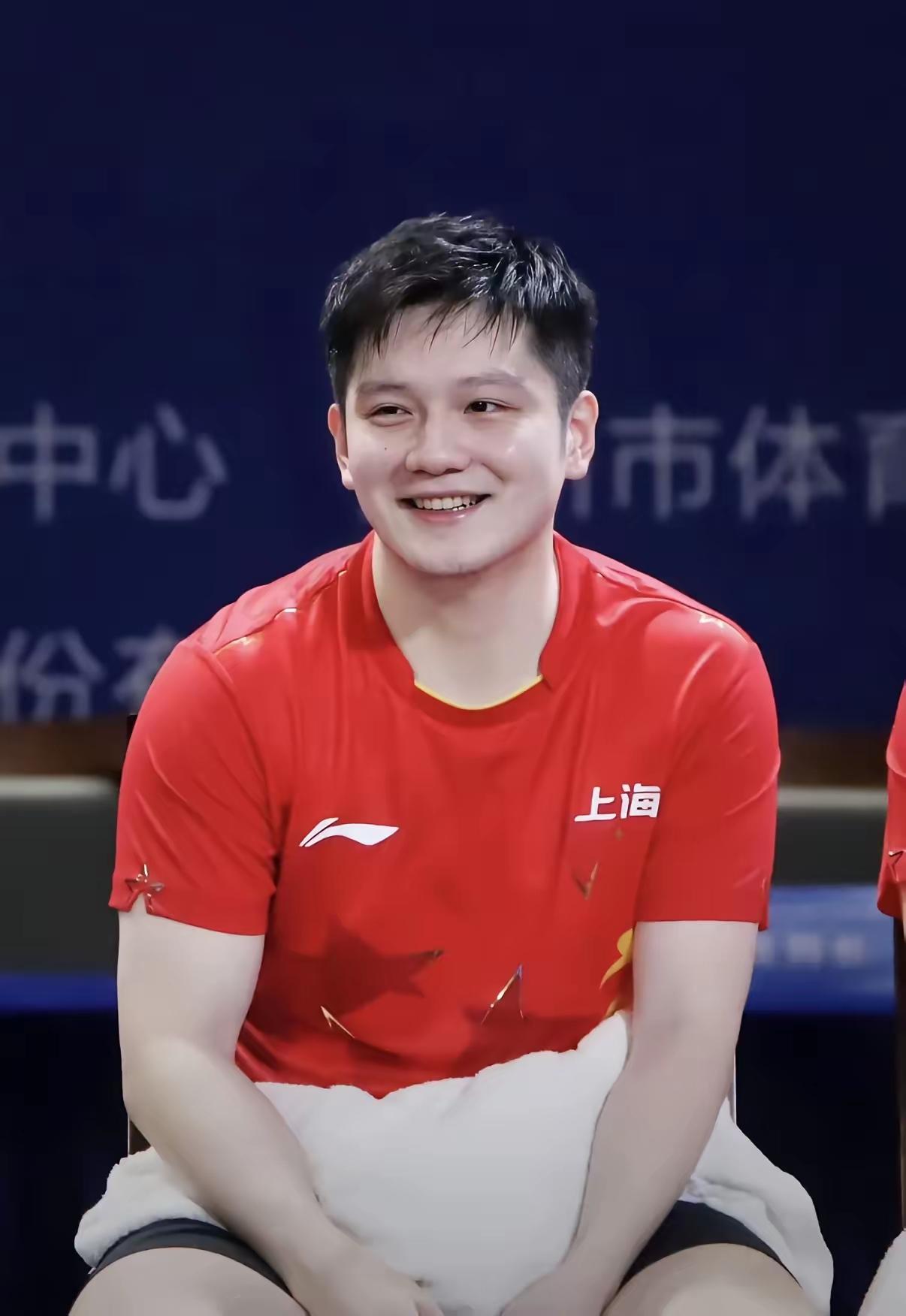 樊振东厉害，刚转会杜塞尔多夫，又转头要效力萨布，成了德国摇钱树，流量大礼