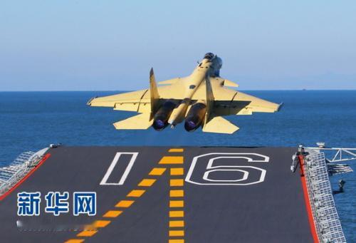 现在回过头看，所谓的"十年黄金发展期"，根本不是西方粗心漏算我们，而是一场利益