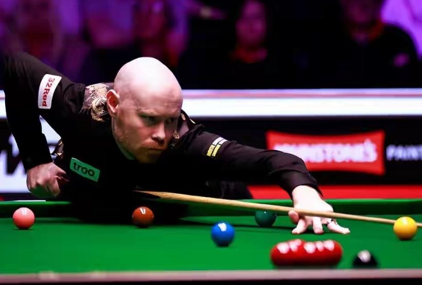 赵心童四连鞭6-2横扫加里威尔逊晋级大师赛八强！中国球员创造神奇