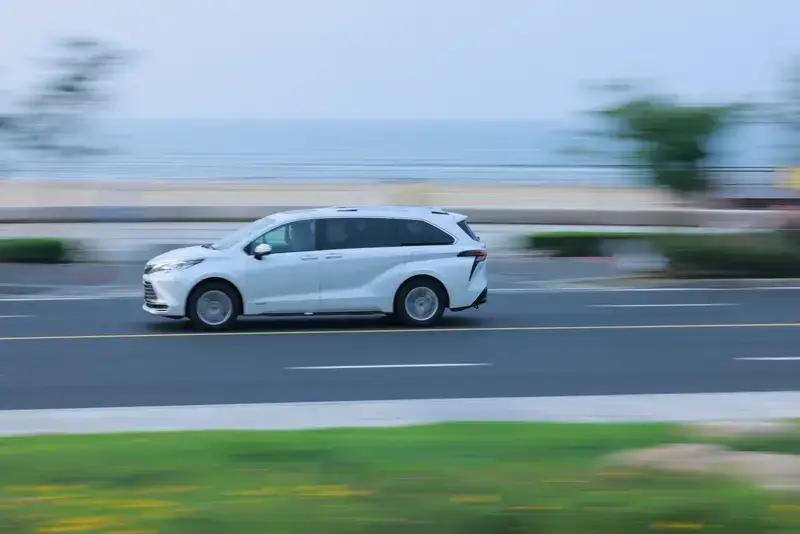 一觉醒来发现，车圈又炸锅了！理想没想到，小鹏没想到，别克没想到，就连比亚迪都万万