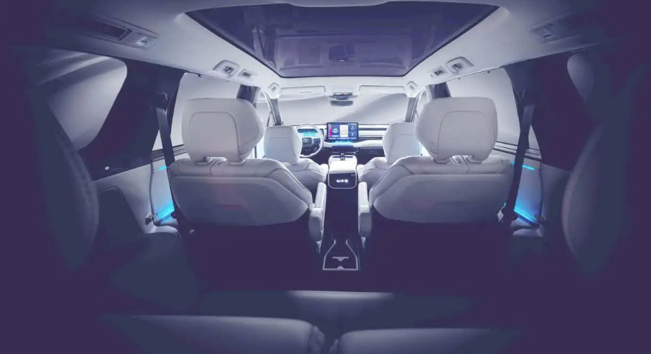 丰田全新三排座电动SUV内饰曝光！新车或为bZLarge概念车量产版，采用六座