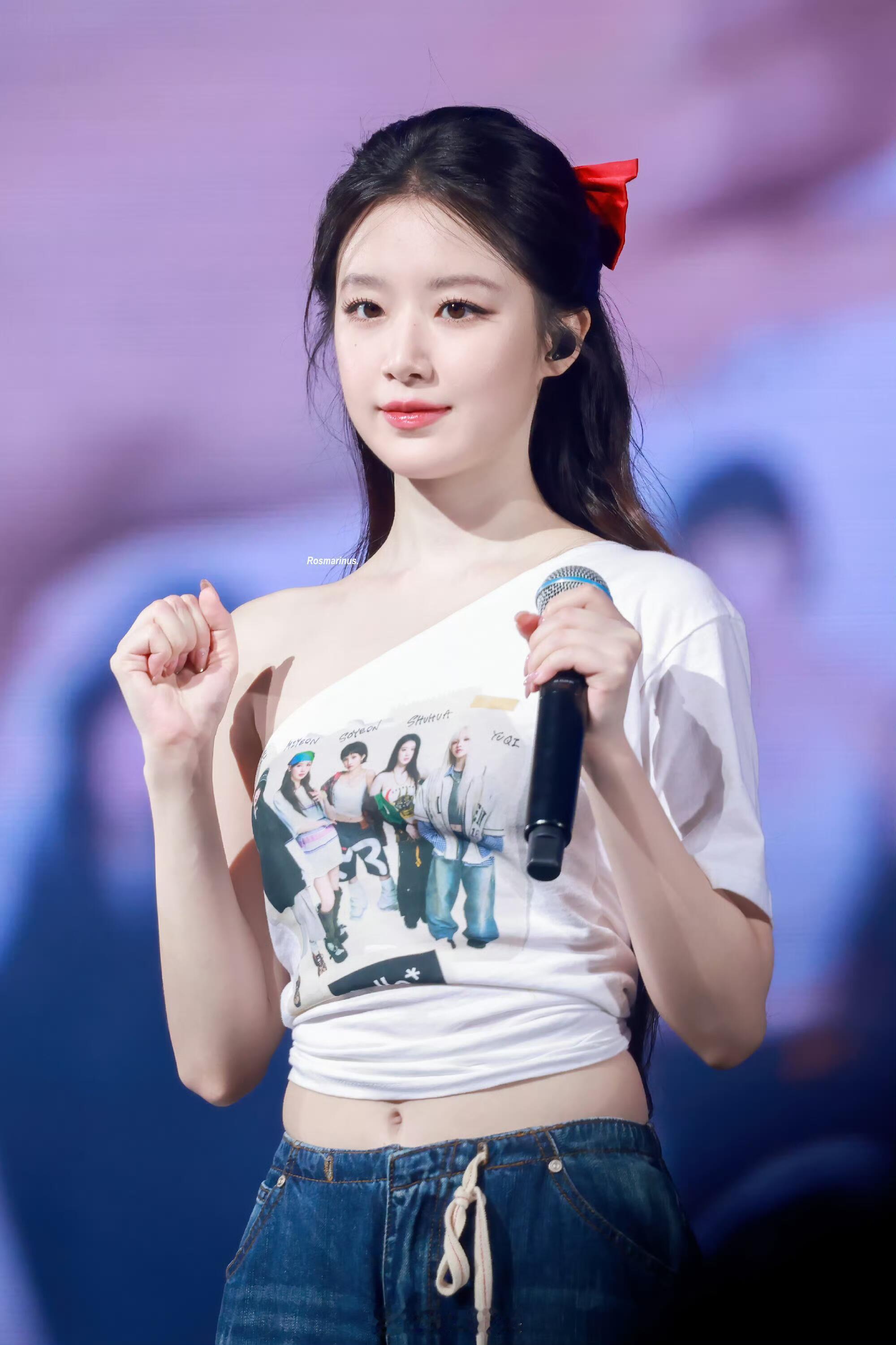 叶舒华就应该多露肩​​​