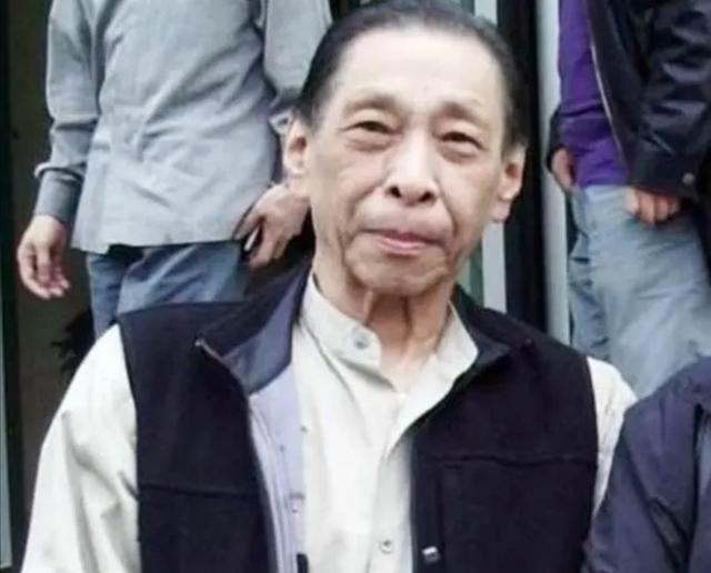 1991年，杜月笙的儿子杜维善来到北京，打算收回父亲购置的四合院，但住户拒不承认