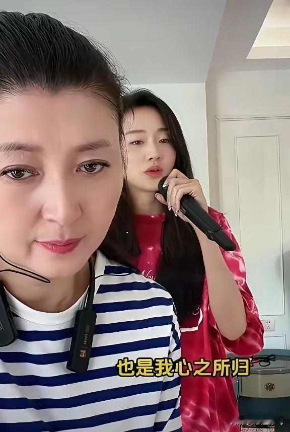 看看闫学晶再看看贺娇龙有的人还活着，可是在人民群众心里已经没了，有的人没了，