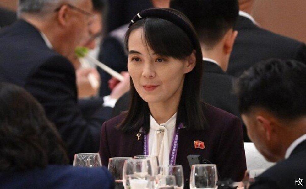 九三盛大阅兵据媒体报道，金同志的妹妹也出席了今天的招待会。热点现场​​​