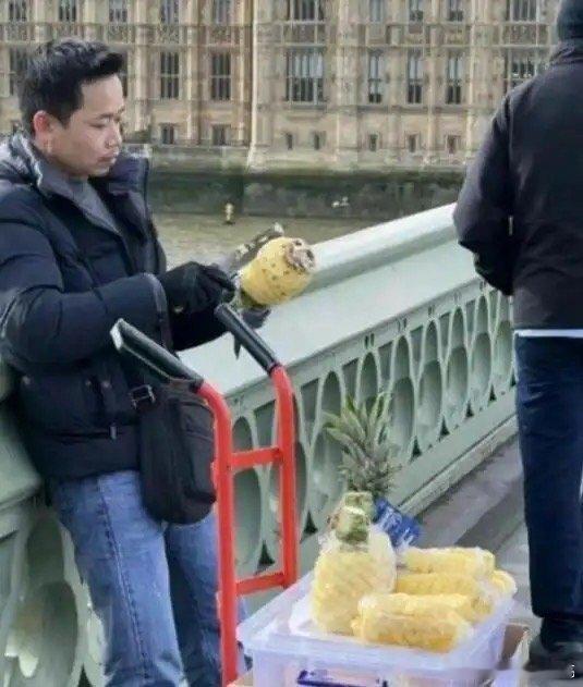 在国外卖这个，城管应该管不了吧​​​​
