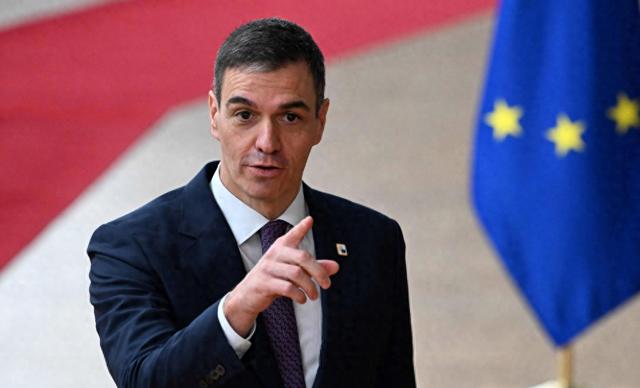 西班牙首相桑切斯在1月18日告诉《先锋报》：“如果我们关注格陵兰岛，我不得不说，