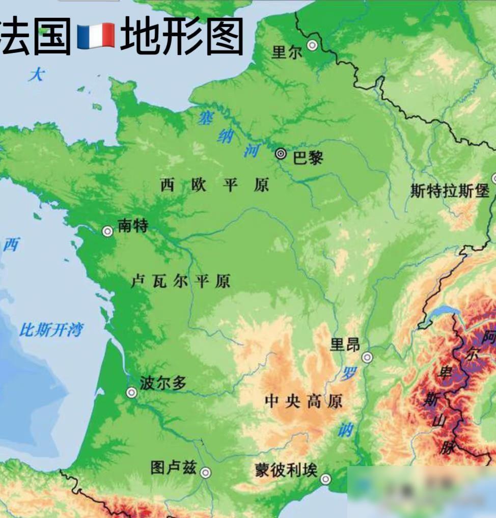 我看到一位旅居法国多年的旅游博主说，发现一个特别有意思的现象，哪怕夏天热起来，不