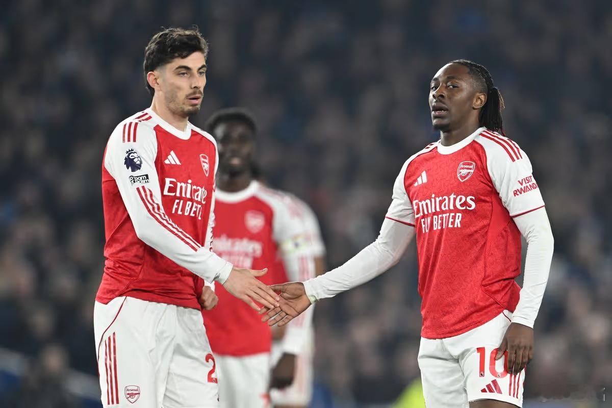 阿森纳突然间觉得，阿森纳有可能丢掉联赛冠军，连续4年亚军，但今年拿了欧冠奖杯！