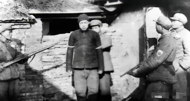 1947年的一天，晋冀鲁豫野战军6纵参谋长王毓淮率部行军，前往1户老乡家里借水喝