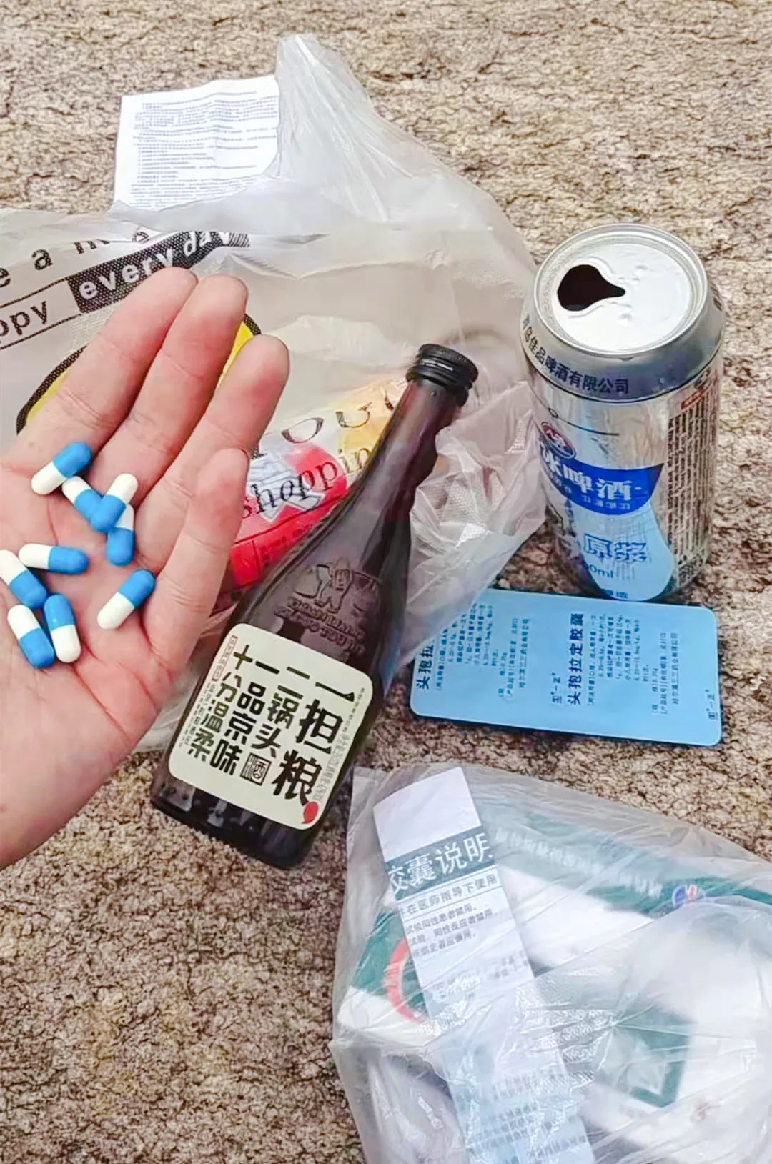 血栓发病隐蔽，前期大多没有明显感受，等到出现急症，往往已经十分凶险。血栓简单来说，就是血液里的成分凝