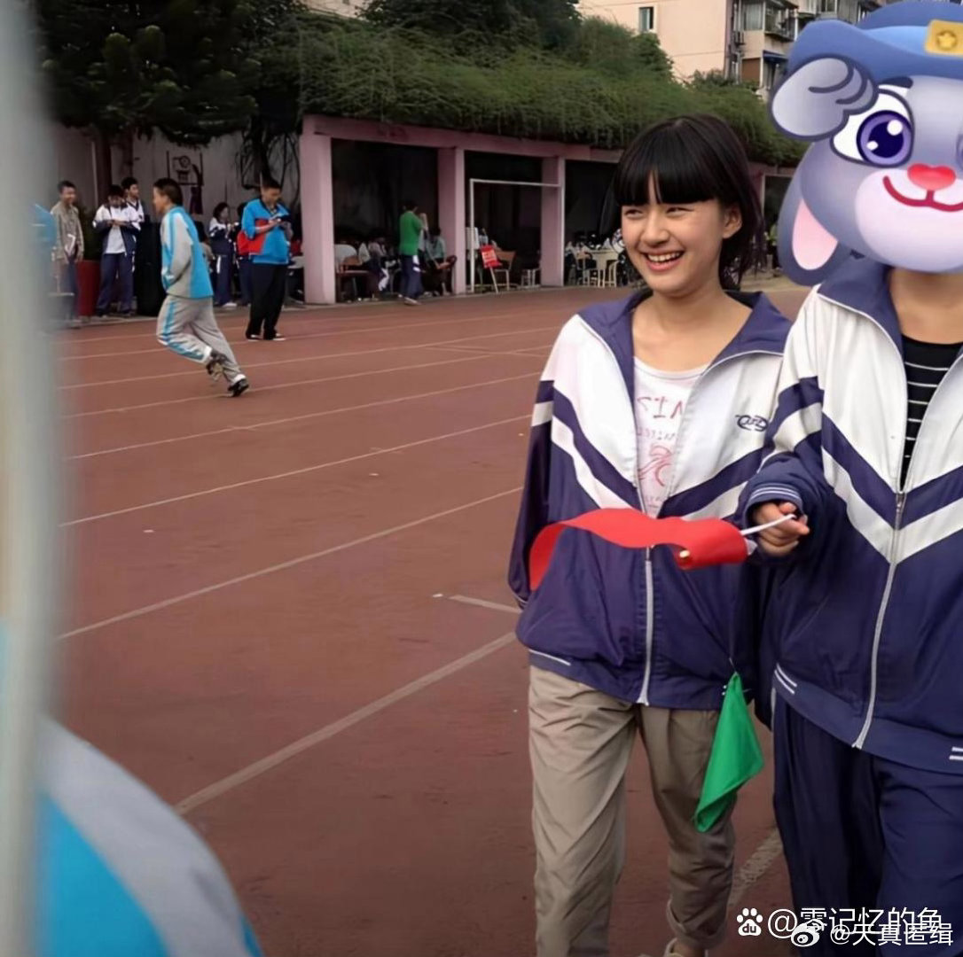 学生时期的赵露思。