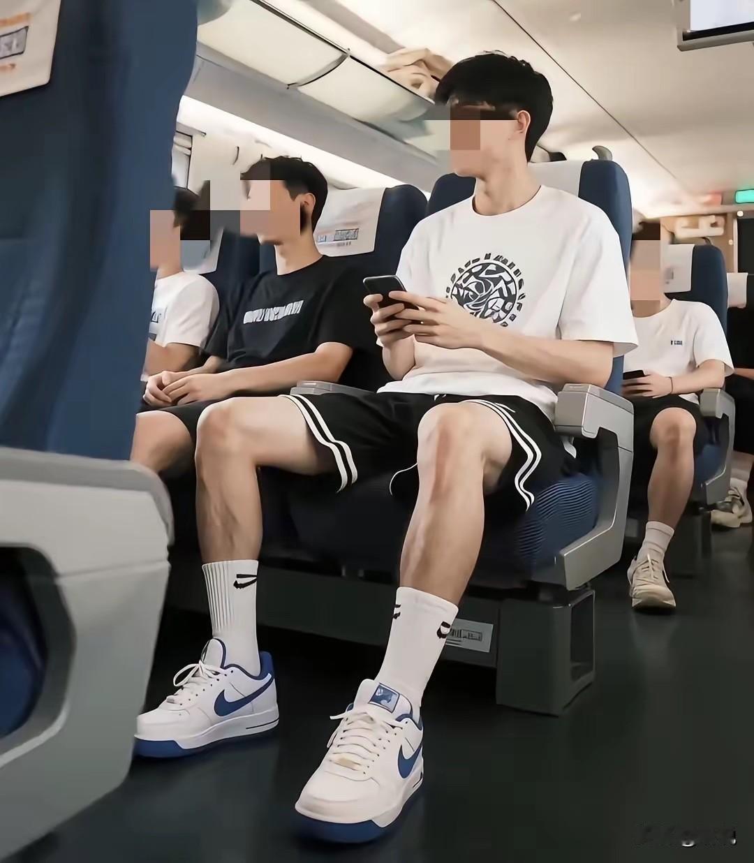 中国小伙身高越来越高了啊