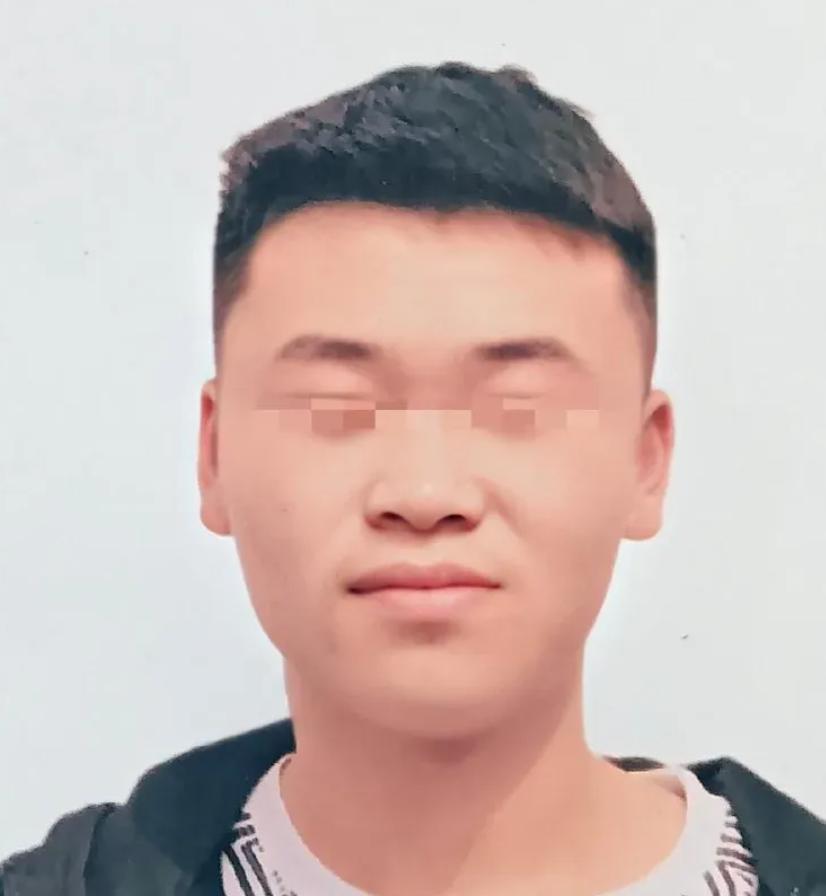 一个19岁的小伙子，没不良嗜好、没结仇怨，突然就消失了21天！监控里就因为两辆货