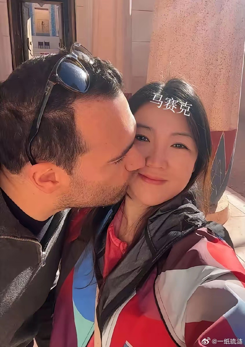 见过崇洋媚外的，没见过把5块钱当“爱情勋章”的女人，真杂选！这位女士晒出意大利老