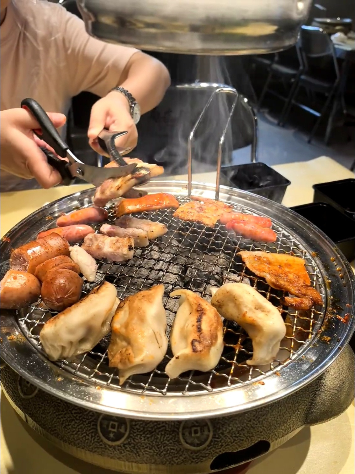 快乐全在live里我的live图好像全部都是吃的哈哈哈哈哈，静止的照片已经满足不