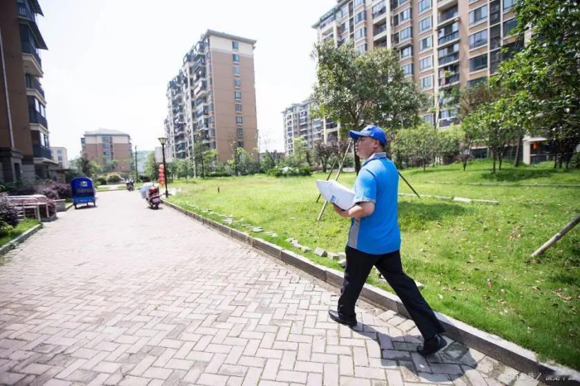 取消物业让街道接管小区？理想很丰满，现实一盆冷水。好多业主吐槽：物业光收钱不