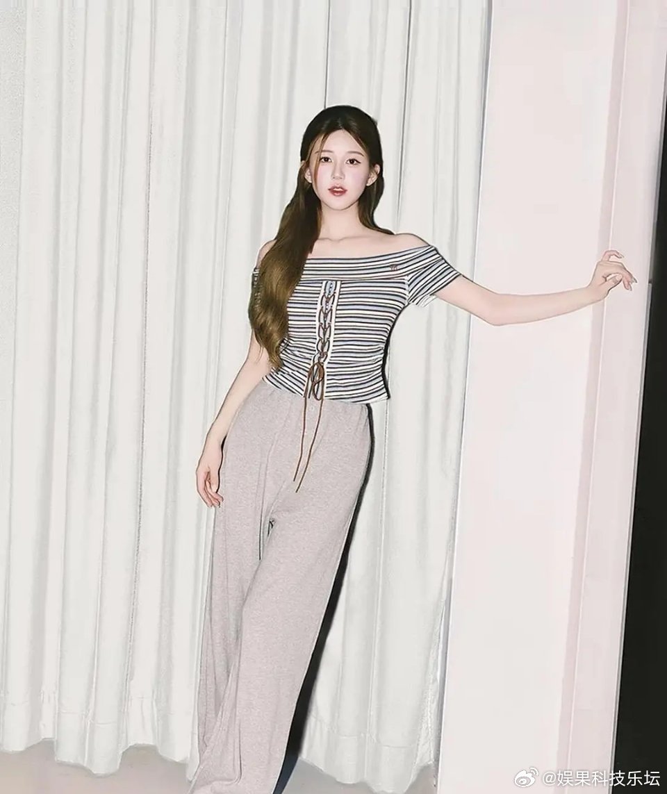 眼睛越来越大，小嘴越来越小