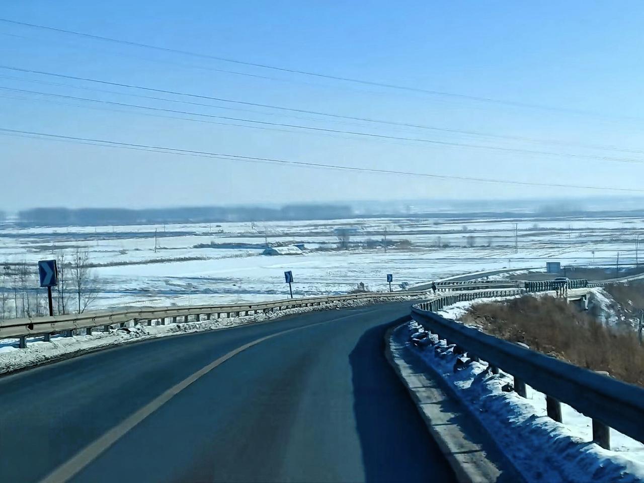 大部分人春节就这样过：[玫瑰]不做美甲，不烫染头发往年都想着做个美美的发型