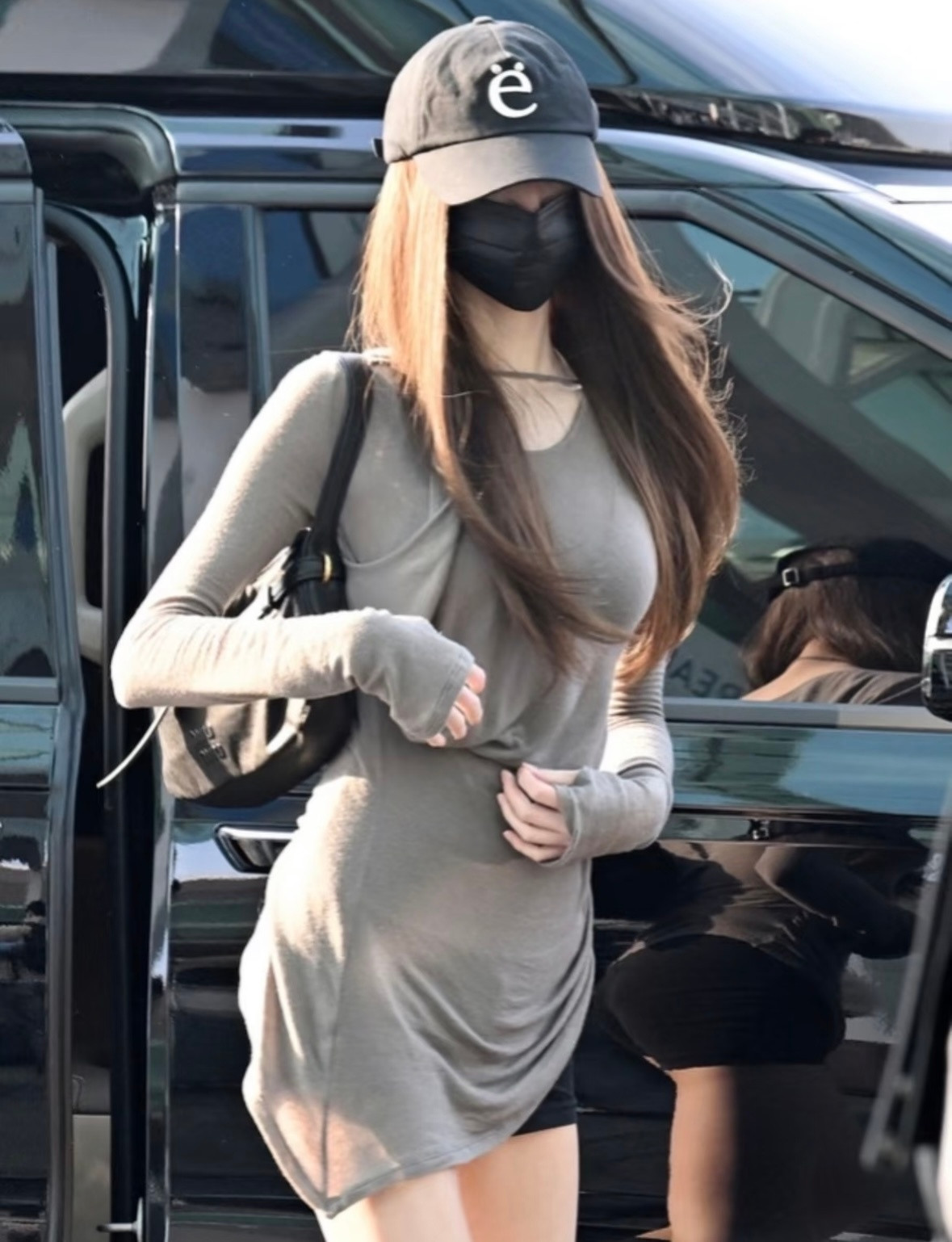 太完美了这简直是我们不完全减肥人不完全健身人心目中的完美身材…..（不喜欢干瘦