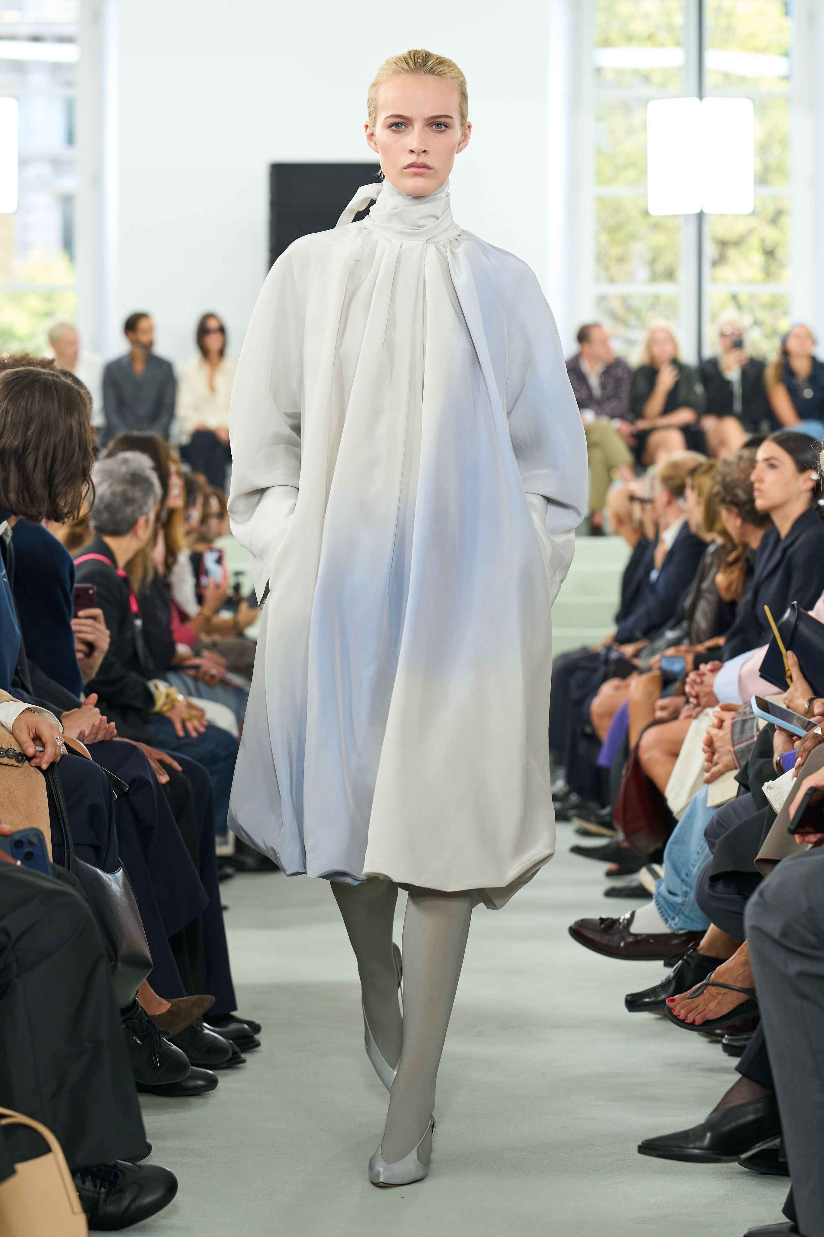 米兰时装周时装周JilSander2027春夏系列，以极简美学诠释纯粹高级