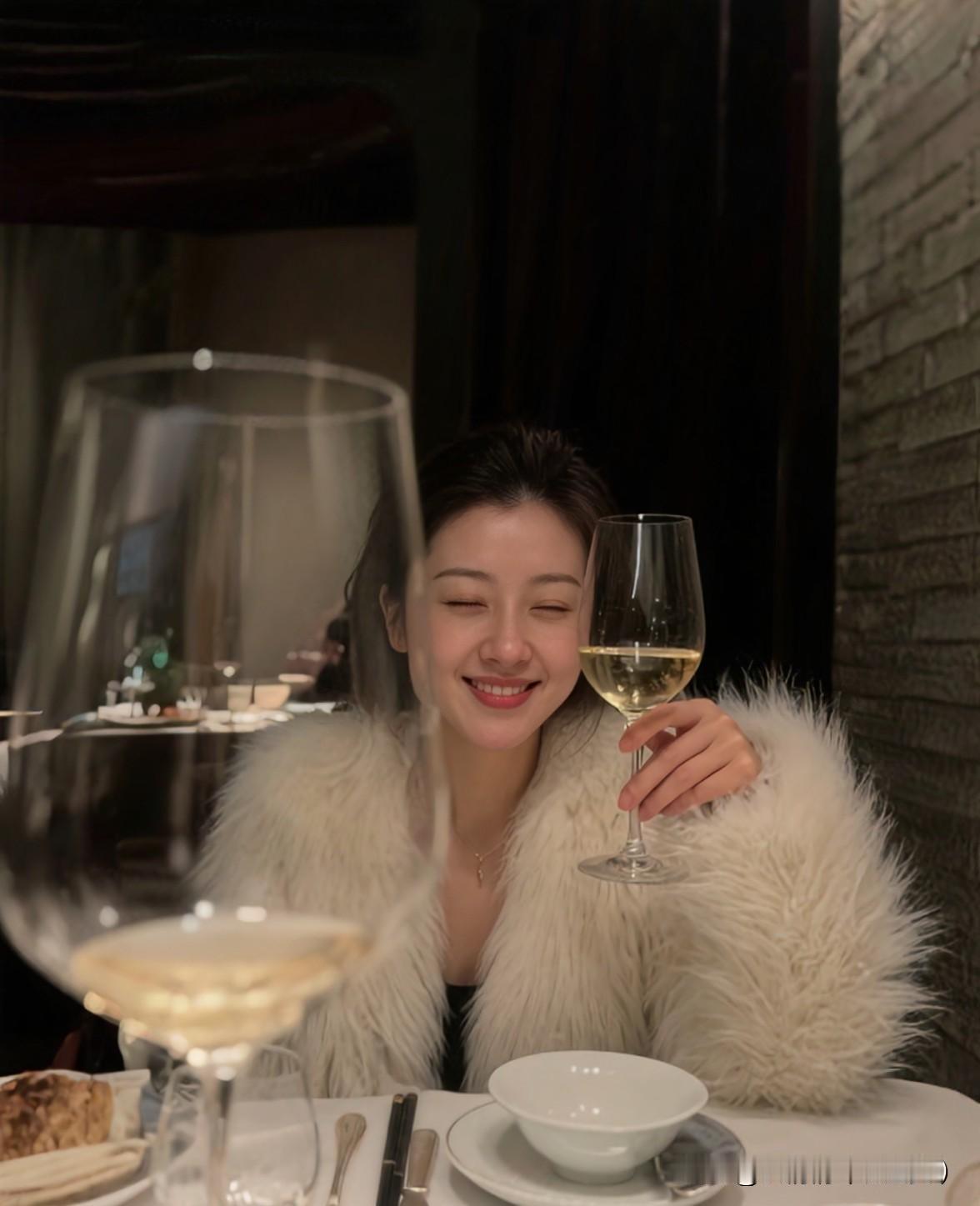 为什么神仙只渡情劫，不渡穷劫？你有没有想过，为什么影视剧里神仙下凡，历的