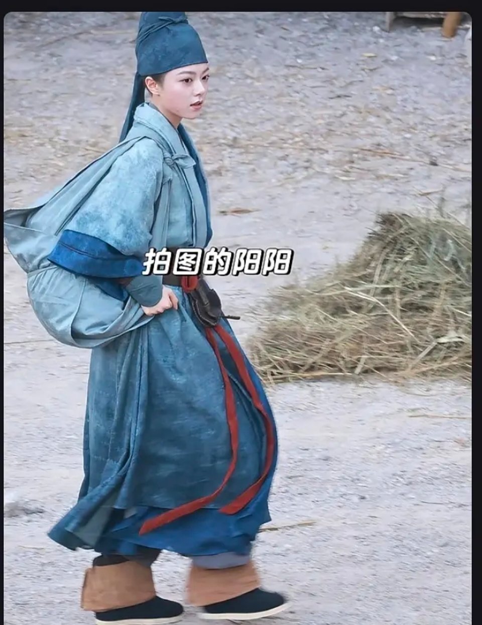 赵今麦这黑眼圈真没救了[捂脸哭]​​​