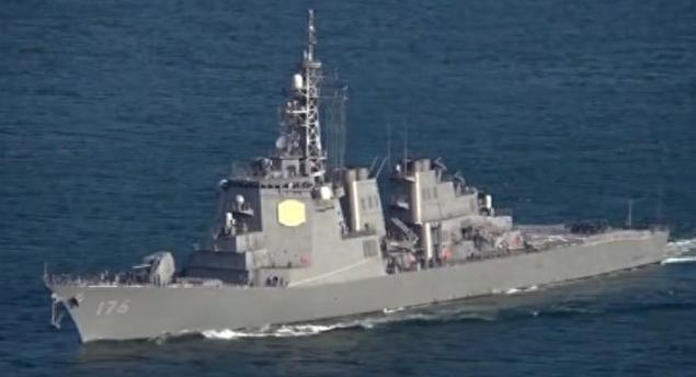 最近日本的军事动作简直让人看傻眼！让军舰在美国完成改装，手握远程巡航导弹的发射能