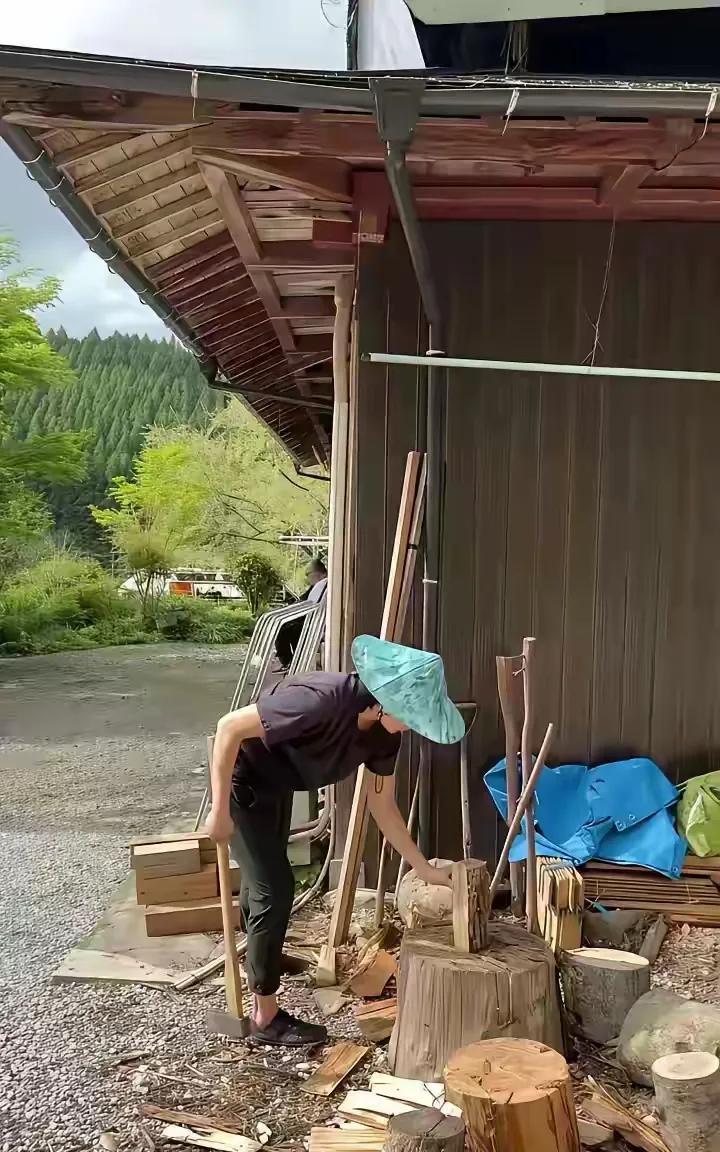 在日本这样普通的生活，正在充实，你能认出她是谁呢？