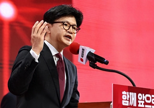 韩国执政党前党首韩东勋表示：金文洙应真心道歉并开除尹锡悦党籍