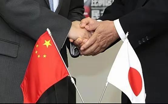 这下咱们可算是看明白了，日本商界这是真的坐不住了。时隔八年，日本商工会议所这