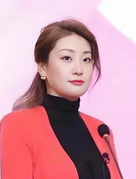 宗馥莉离职，财经杂志记者哭了！宗馥莉这招让人措不及防。财经杂志的专访
