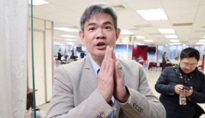 岛内又冒出个大新闻：国民党元老连战的二儿子连胜武直接杀到党部，登记要角逐中央委员