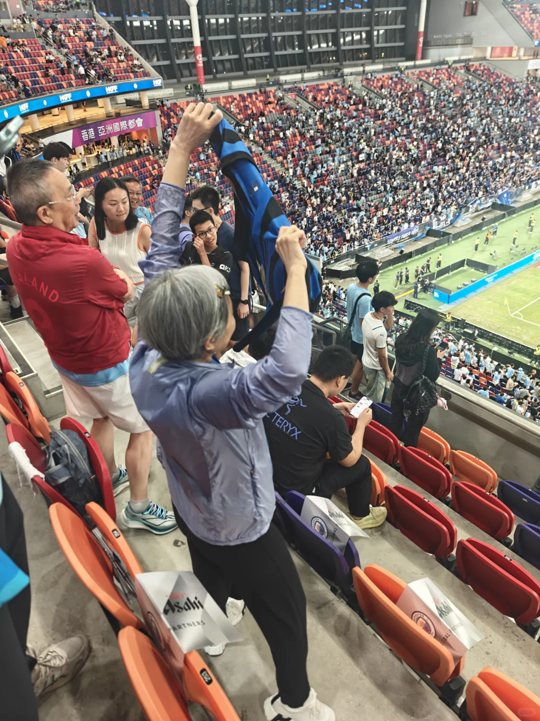 你见过手舞足蹈的老奶奶么
