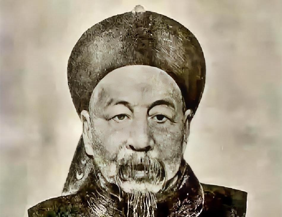 光绪十一年，左宗棠在福州病逝。因他经手数千万两西征军费，加上多份弹劾奏折，慈禧受
