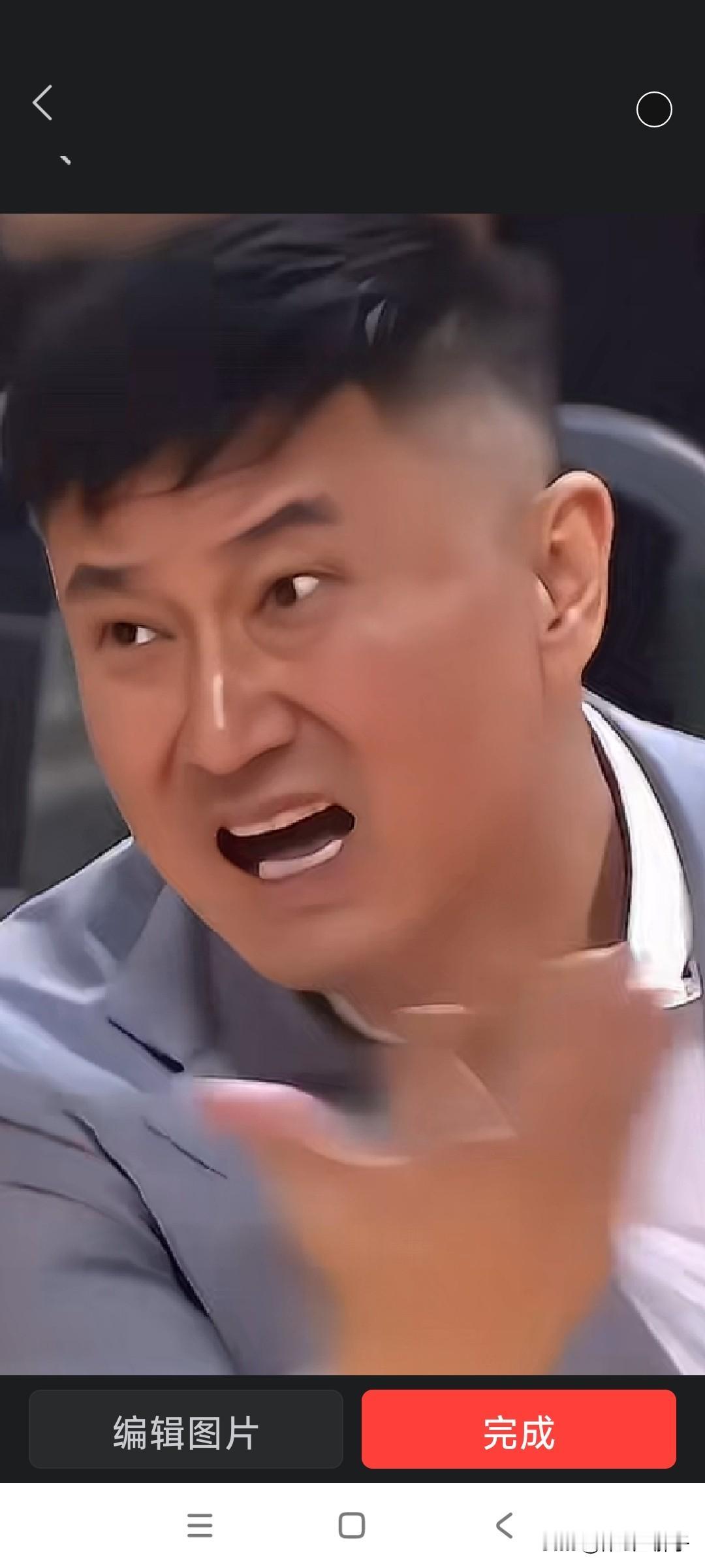 杜峰太忙了，目前来看，拯救广东男篮不是换主教练这么简单，而是，广东尽快培养篮球体