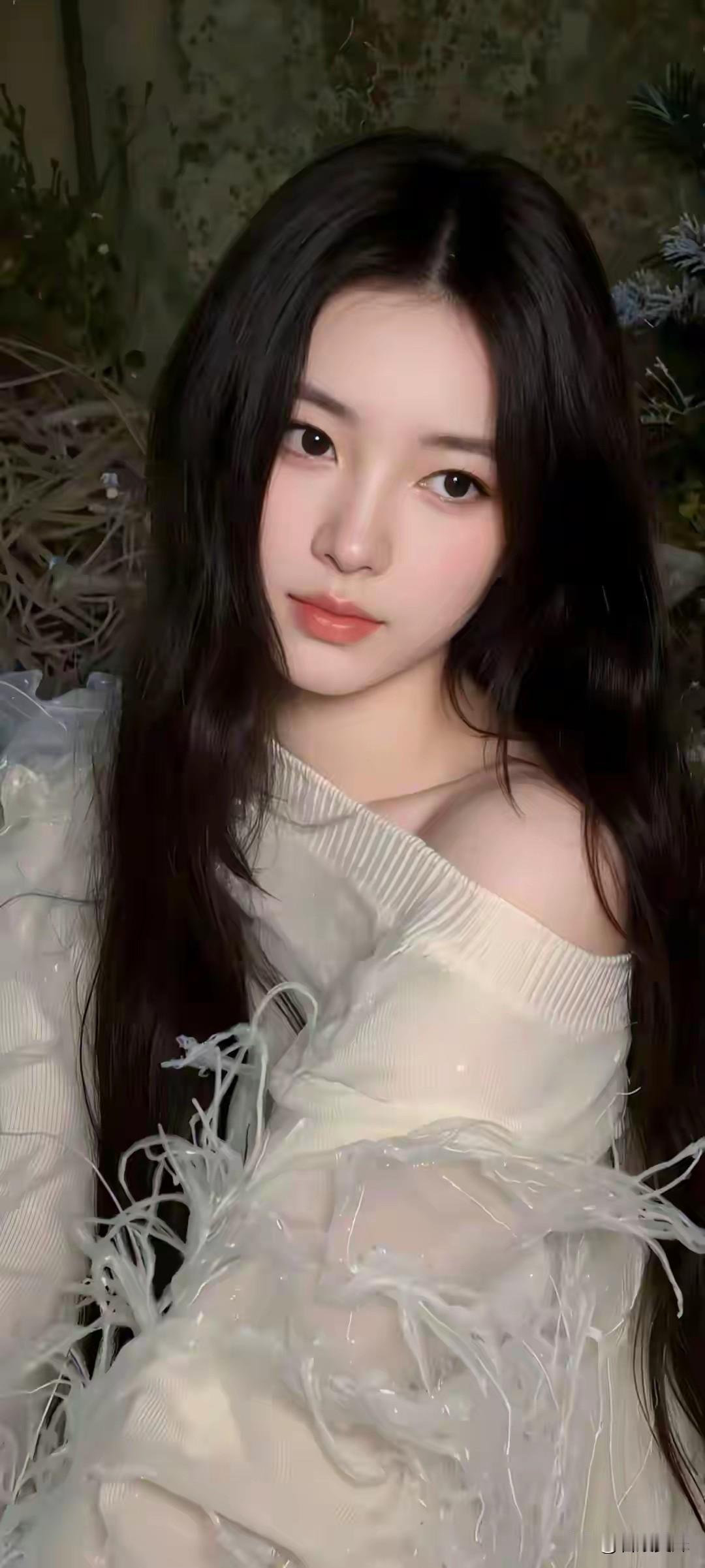 话少的人，往往是两个极端，要么真的简单，要么深不可测。