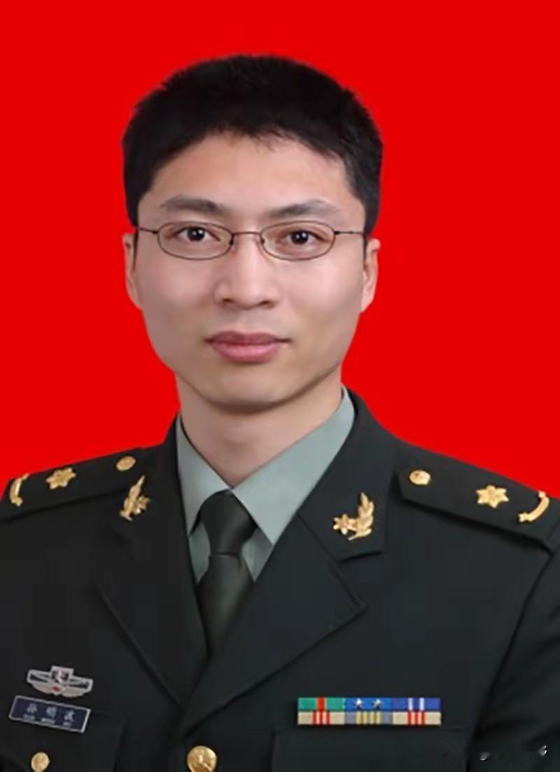 孙明波，男，1980年生，博士，中国人民解放军国防科技大学教授，博士生导师。