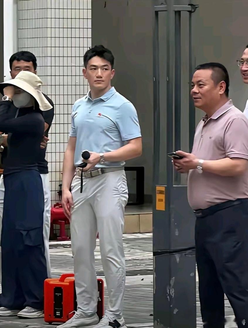 偶遇张馨予的老公，也没有那么帅。