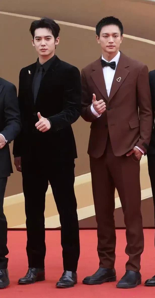 封神男团杀疯了！黄渤带飞00后小鲜肉红毯变封神演义续集家人们谁懂啊！昨晚华表
