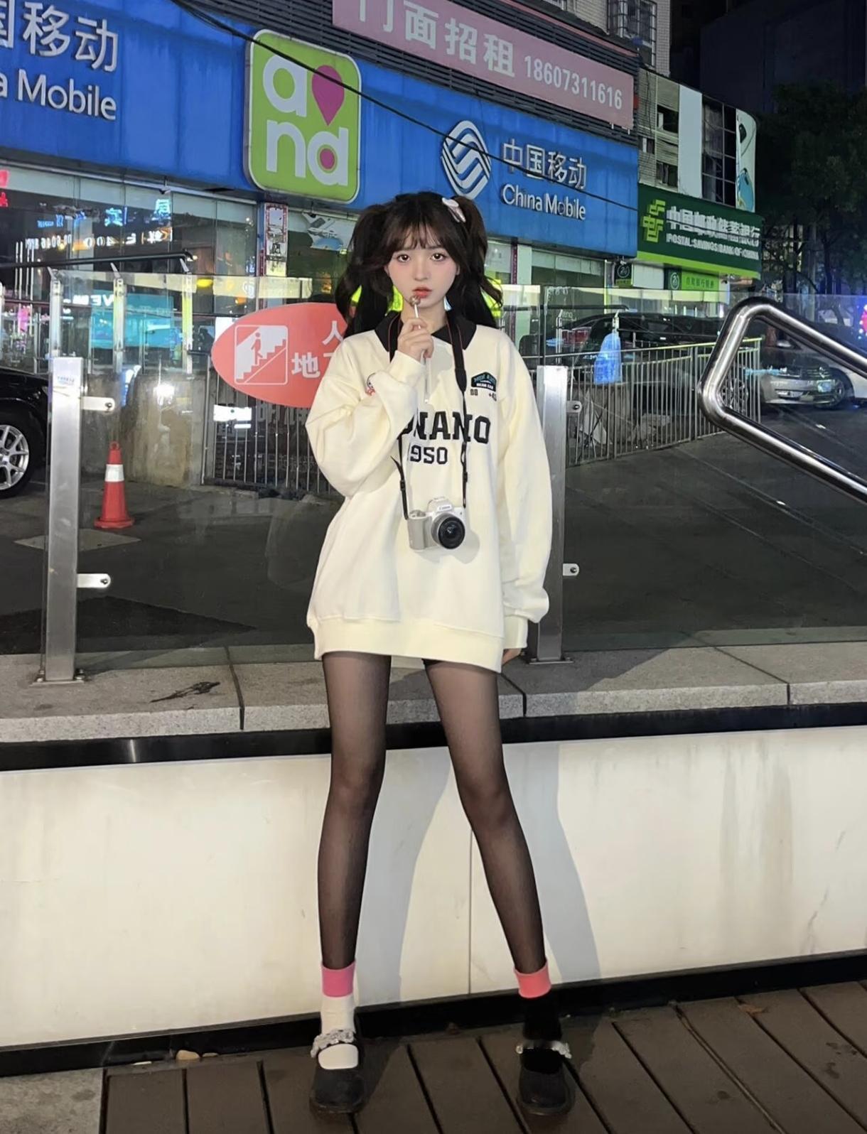 看我穿的衣服就应该知道有多冷了你所在城市现在有多冷气质穿搭怎么穿才恰到好处?女