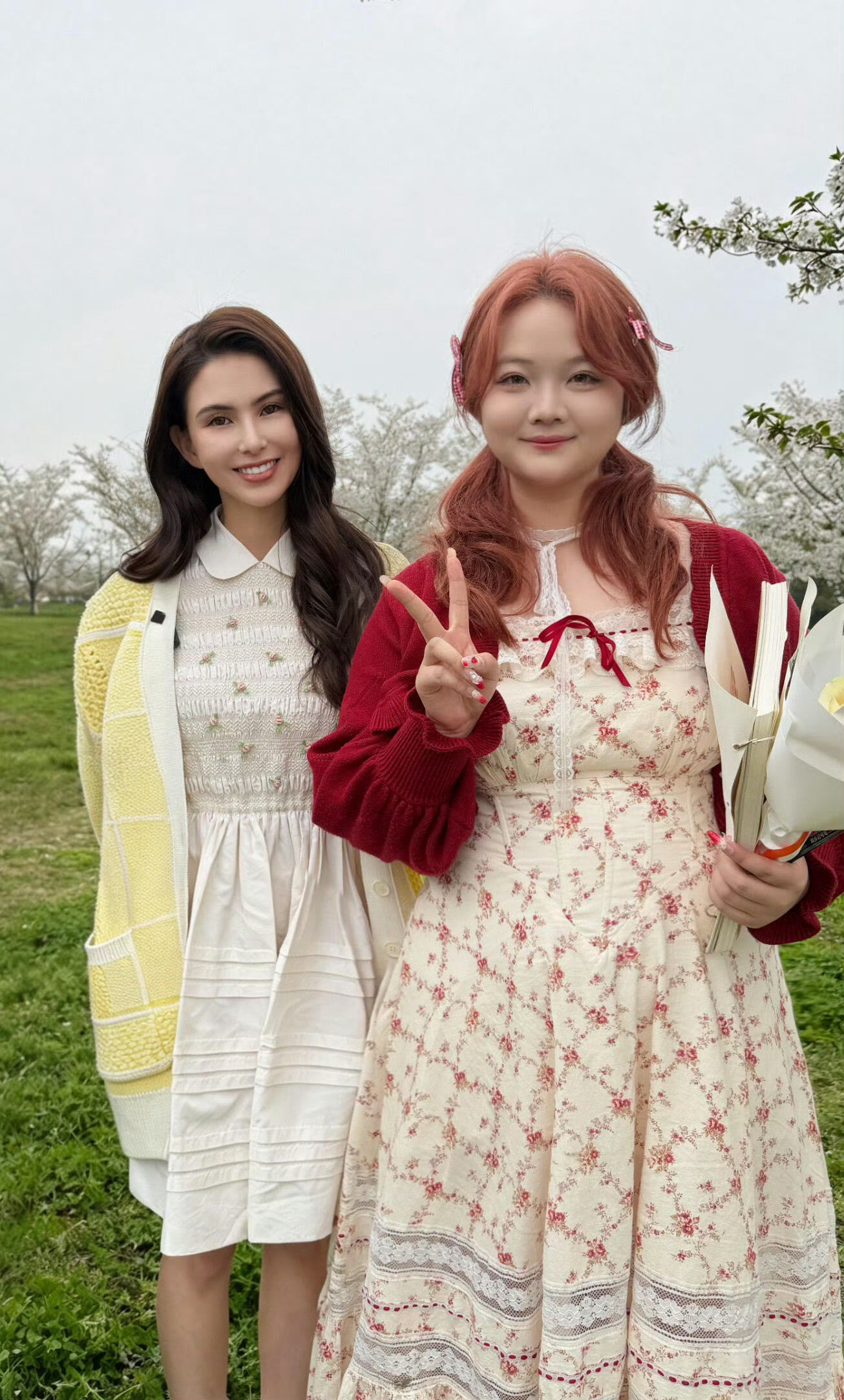 网友偶遇昆凌，并得到了亲笔签名！