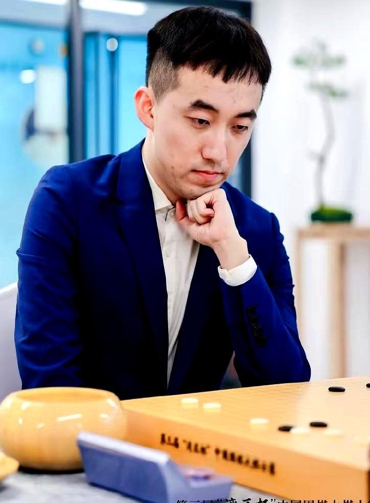 杨楷文不装了，棋盘上直接摊牌！农心杯上，都以为杨楷文会稳稳当当拿下比赛。结果