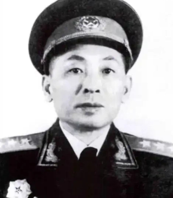 1949年9月，厦门解放进入倒计时，对于厦门市长的人选，陈家庚提了一个建议：最好