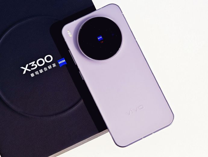 旗舰标准版哪家强我的答案很简单，要么iPhone17，要么vivoX300。