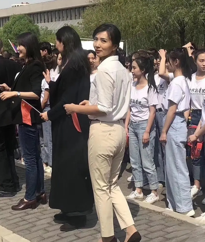 她还是越老越有味道！！！